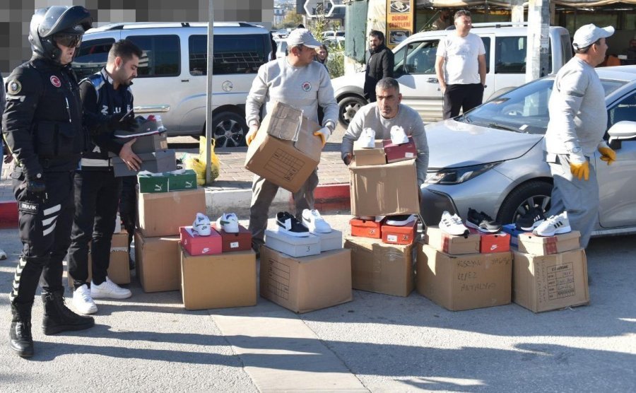 Kepez’de Yol Ve Kaldırımları İşgal Eden 18 İşletmeye Ceza