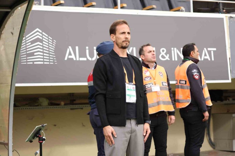 Trendyol Süper Lig: Corendon Alanyaspor: 1 - Fatih Karagümrük: 0 (ilk Yarı)