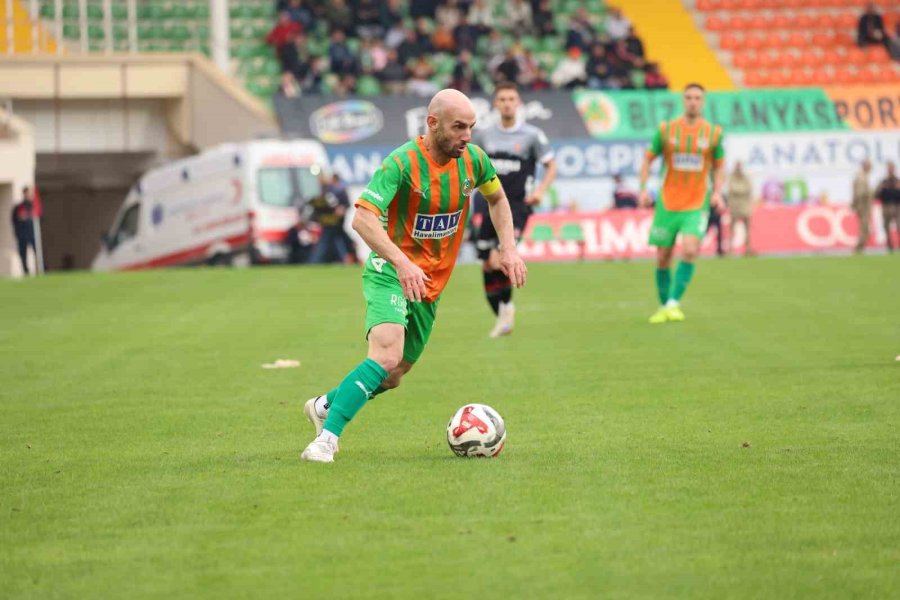 Trendyol Süper Lig: Corendon Alanyaspor: 2 - Fatih Karagümrük: 0 (maç Sonucu)