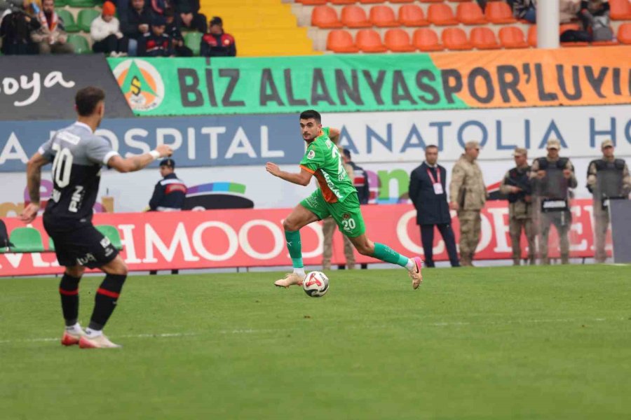Trendyol Süper Lig: Corendon Alanyaspor: 2 - Fatih Karagümrük: 0 (maç Sonucu)