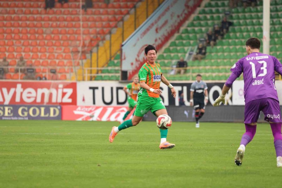 Trendyol Süper Lig: Corendon Alanyaspor: 2 - Fatih Karagümrük: 0 (maç Sonucu)