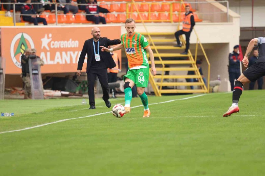 Trendyol Süper Lig: Corendon Alanyaspor: 2 - Fatih Karagümrük: 0 (maç Sonucu)