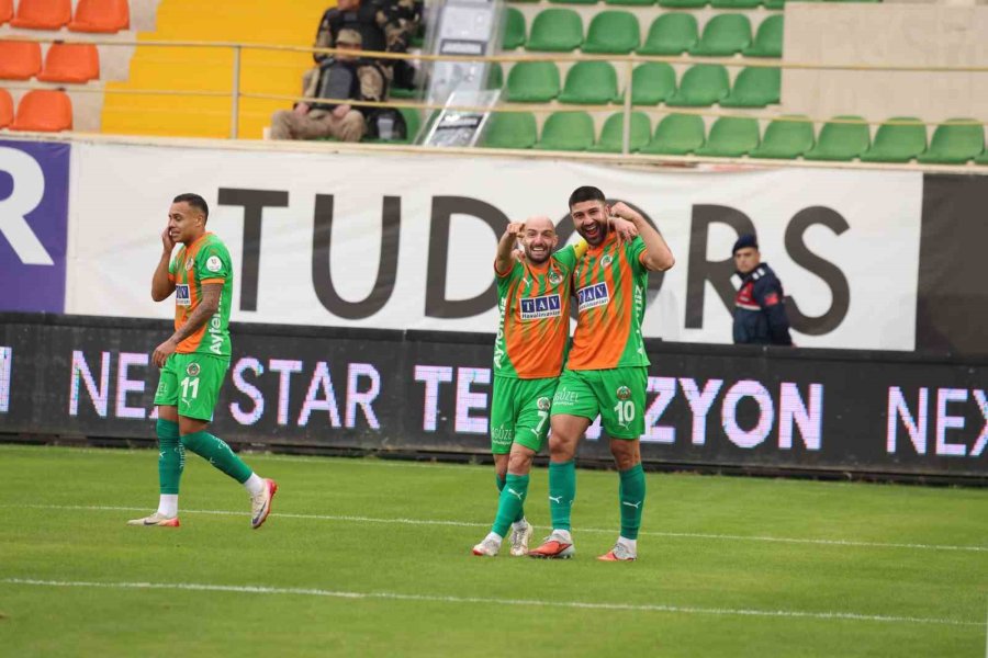 Trendyol Süper Lig: Corendon Alanyaspor: 2 - Fatih Karagümrük: 0 (maç Sonucu)