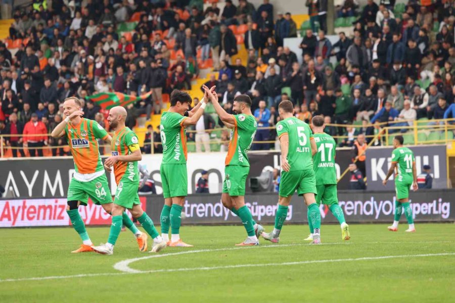 Trendyol Süper Lig: Corendon Alanyaspor: 2 - Fatih Karagümrük: 0 (maç Sonucu)