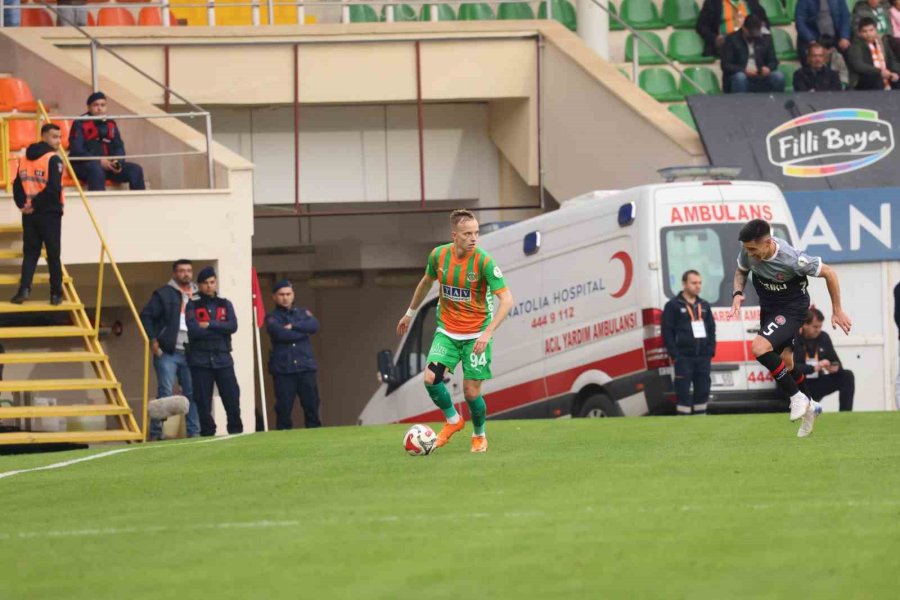Trendyol Süper Lig: Corendon Alanyaspor: 2 - Fatih Karagümrük: 0 (maç Sonucu)