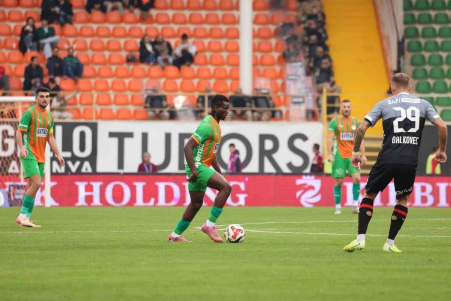Trendyol Süper Lig: Corendon Alanyaspor: 2 - Fatih Karagümrük: 0 (maç Sonucu)