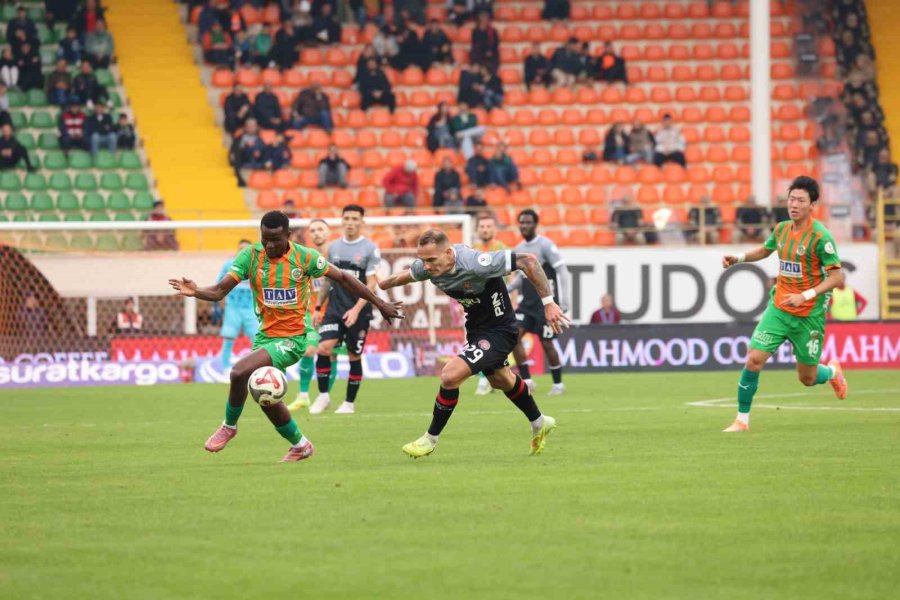 Trendyol Süper Lig: Corendon Alanyaspor: 2 - Fatih Karagümrük: 0 (maç Sonucu)