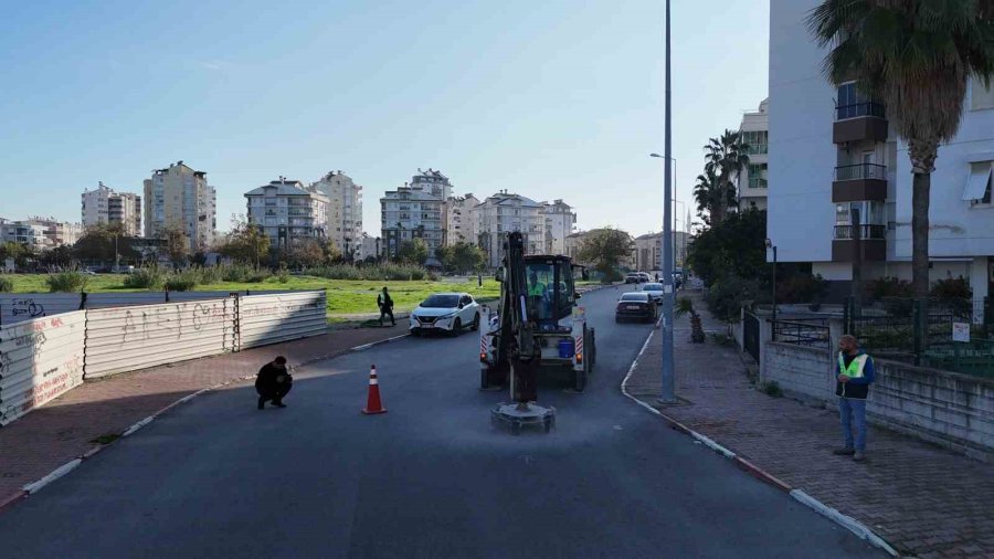 Asat’tan Kanalizasyon Hattı Temizliği Ve Kapak Düzenleme Çalışması