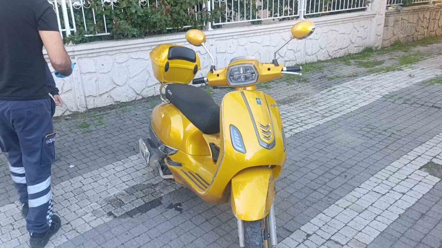 Antalya’da ’u’ Dönüşü Yapan Otomobille Motosiklet Çarpıştı: 1 Yaralı