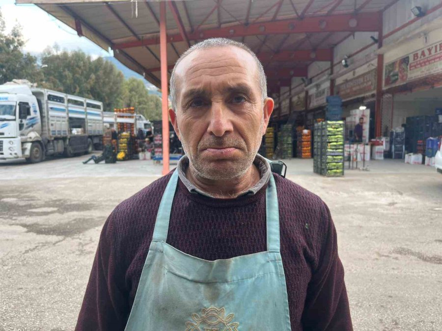 "üvey Oğlum" Demedi, Engelli Oğluna Eğitimi İçin Hamallık Yaparak Evine Raylı Sistem Kurdu