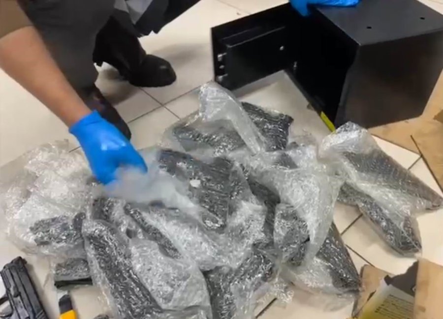 Konya Polisinden Kaçak Silah Operasyonu: 100 Tabanca Ele Geçirildi