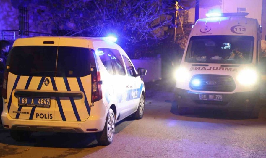 Aksaray’da 4 Aylık Hamile Kadını Darbedip Sokağa Attılar