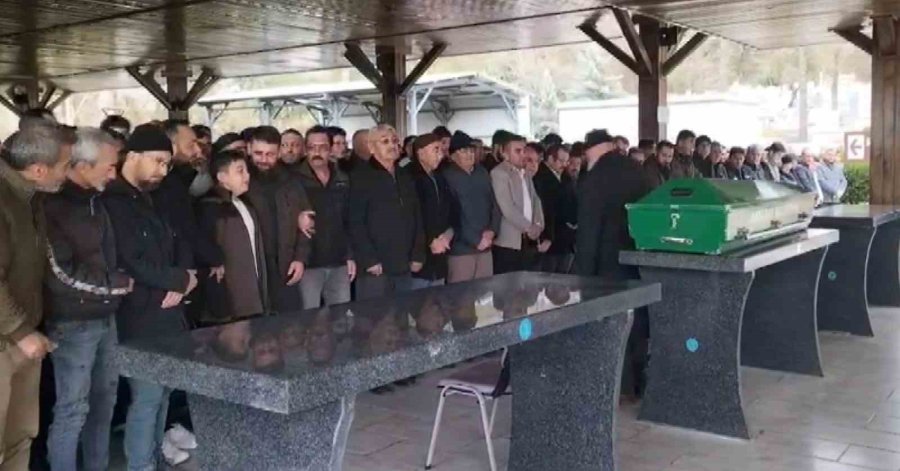 Kazada Hayatını Kaybeden Lise Öğrencisi Toprağa Verildi