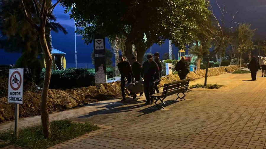 Alanya’da Sahilde Bir Kadın Ölü Bulundu