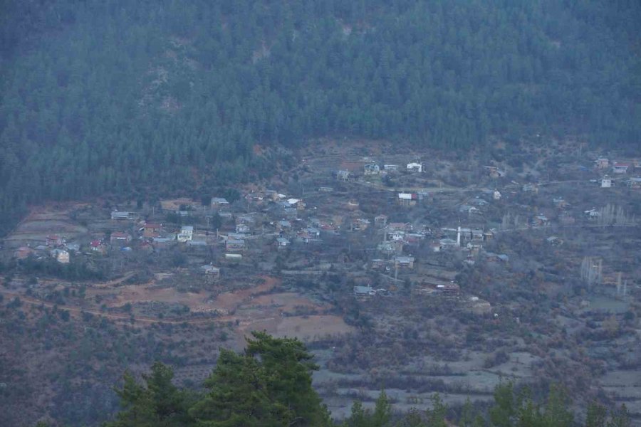 Bu Köyde Güneş Ancak Saat 12.30’da Görülebiliyor