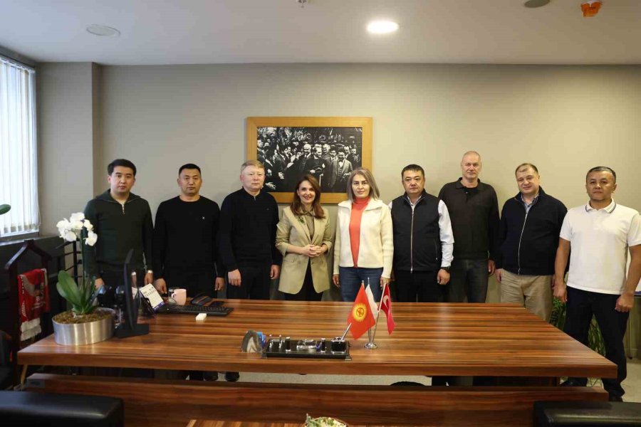 Büyükşehir’in Kızıllı Katı Atık Tesisi Örnek Oluyor