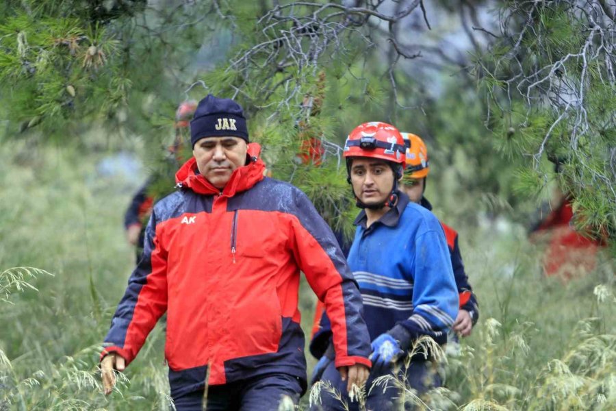 Dağın Zirvesinde Mahsur Kalıp Çığlığını 4 Gün Sonra Duyurabilen Genç: "devletimden Allah Razı Olsun, Gelmeseler Ölecektim"