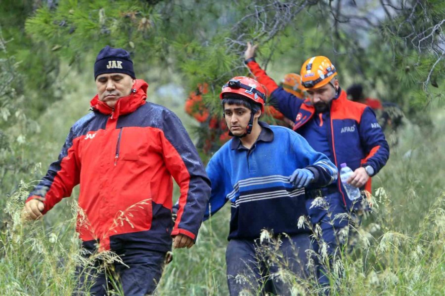 Dağın Zirvesinde Mahsur Kalıp Çığlığını 4 Gün Sonra Duyurabilen Genç: "devletimden Allah Razı Olsun, Gelmeseler Ölecektim"