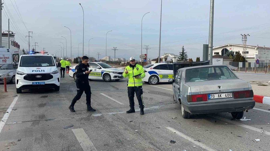 Karaman’da Otomobiller Çarpıştı: 3 Yaralı