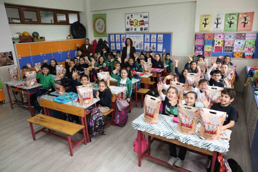 Başkan Altay 31 İlçedeki 220 Bin Çocuğa Şivlilik Mutluluğu Yaşattı