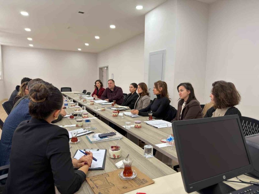 İletişim Fakültesi Öğrencileri İçin Sektör Odaklı Eğitim Masaya Yatırıldı