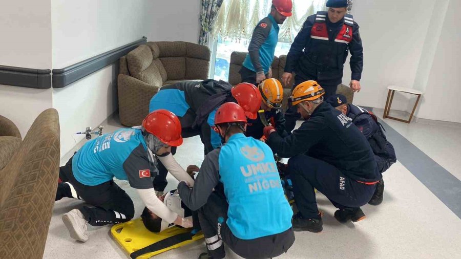 Niğde’de Gerçeğini Aratmayan ’saha Tatbikatı’