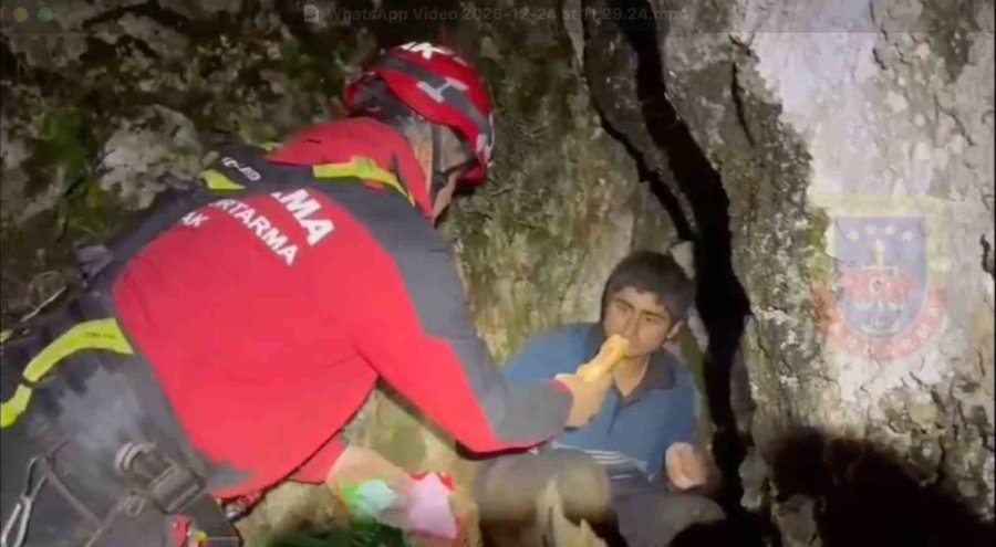 Yaşam İçin Son Çığlığı 4’üncü Gün Duyuldu: Dağın Zirvesinde Mahsur Kalan Genç İçin Ekipler Seferber Oldu