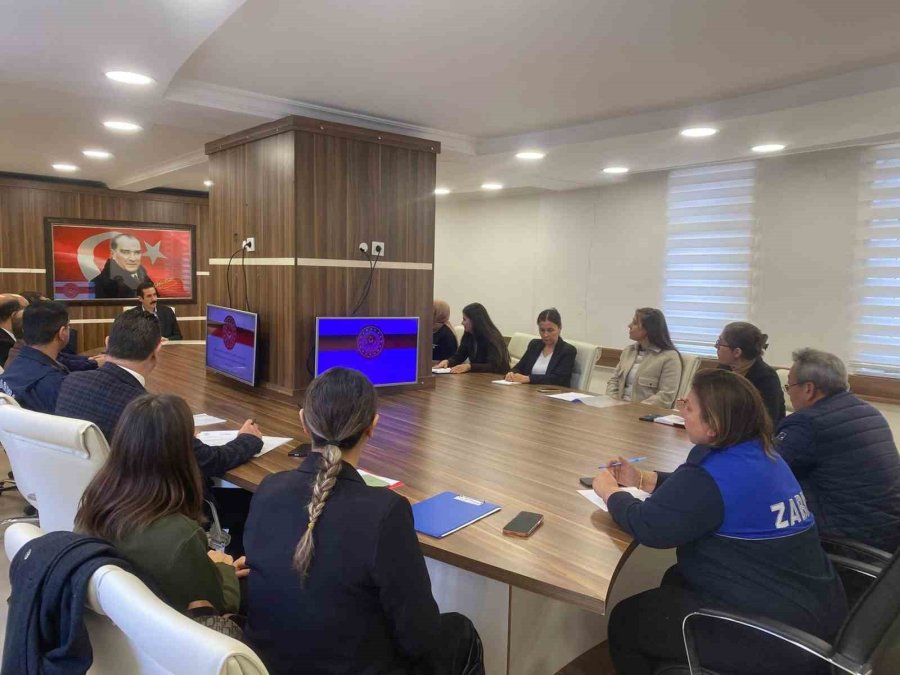 Bozyazı’da ’kadına Yönelik Şiddet Ve Bağımlılıkla Mücadele’ Toplantısı