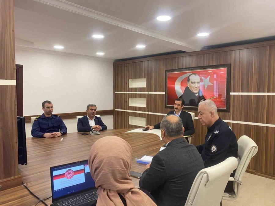 Bozyazı’da ’kadına Yönelik Şiddet Ve Bağımlılıkla Mücadele’ Toplantısı