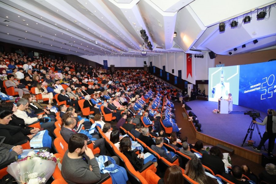 Akdeniz Üniversitesi’nde Akademik Tören Gururu