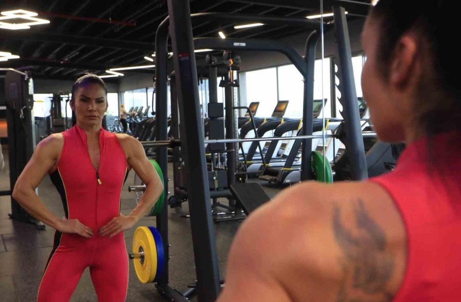 Feryal Öğretmenin Eğitimden Dünya Sahnesine Fitness Başarısı