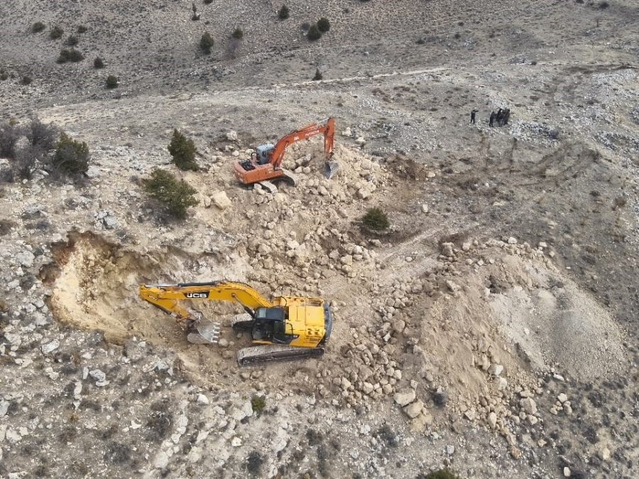 Karaman’da Kepçeyle Tarihi Eser Arayanlara Operasyon: 14 Gözaltı