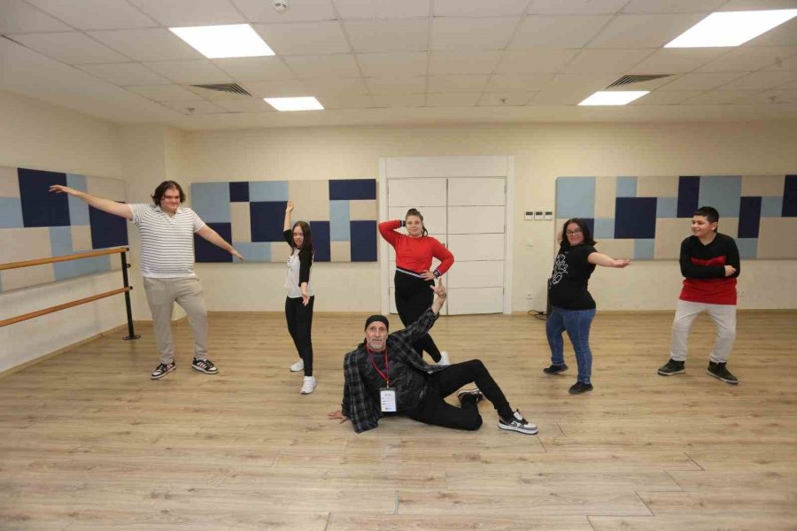 Kepez’de "bir Nefes Ver Hayatıma" Projesiyle Özel Bireylerin Sosyal Yaşamına Yeni Bir Nefes