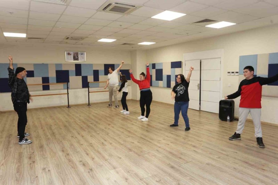 Kepez’de "bir Nefes Ver Hayatıma" Projesiyle Özel Bireylerin Sosyal Yaşamına Yeni Bir Nefes