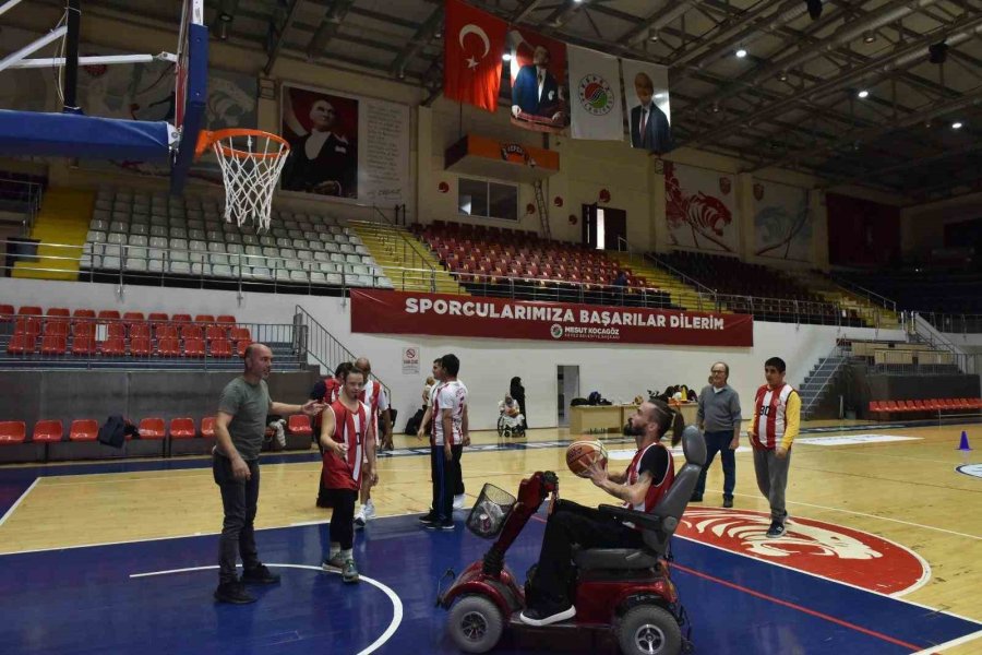 Kepez’de "bir Nefes Ver Hayatıma" Projesiyle Özel Bireylerin Sosyal Yaşamına Yeni Bir Nefes