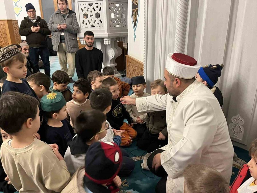 Beyşehir’de Fenerler Yandı, Üç Aylar Başladı