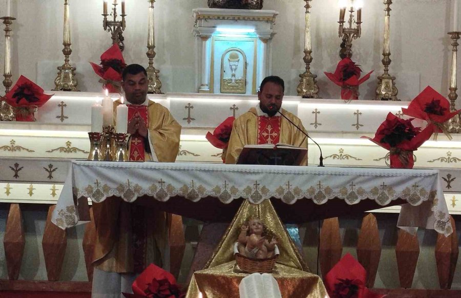 Mersin’de Rum Ortodoks Kilisesi’nde Noel Ayini Düzenlendi