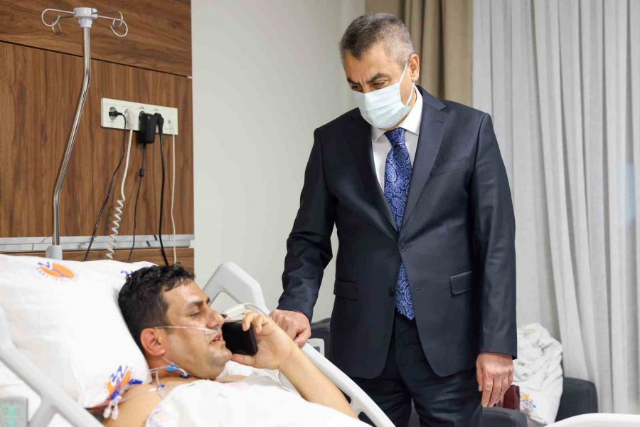 Öğrencinin Vurduğu Okul Müdürü Servise Alındı, Bakan Tekin’le Görüştü