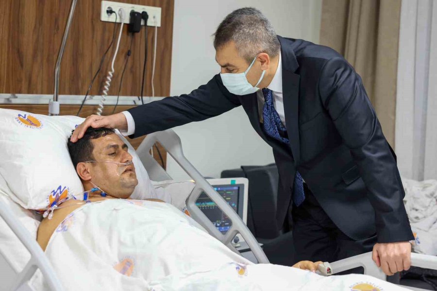 Öğrencinin Vurduğu Okul Müdürü Servise Alındı, Bakan Tekin’le Görüştü