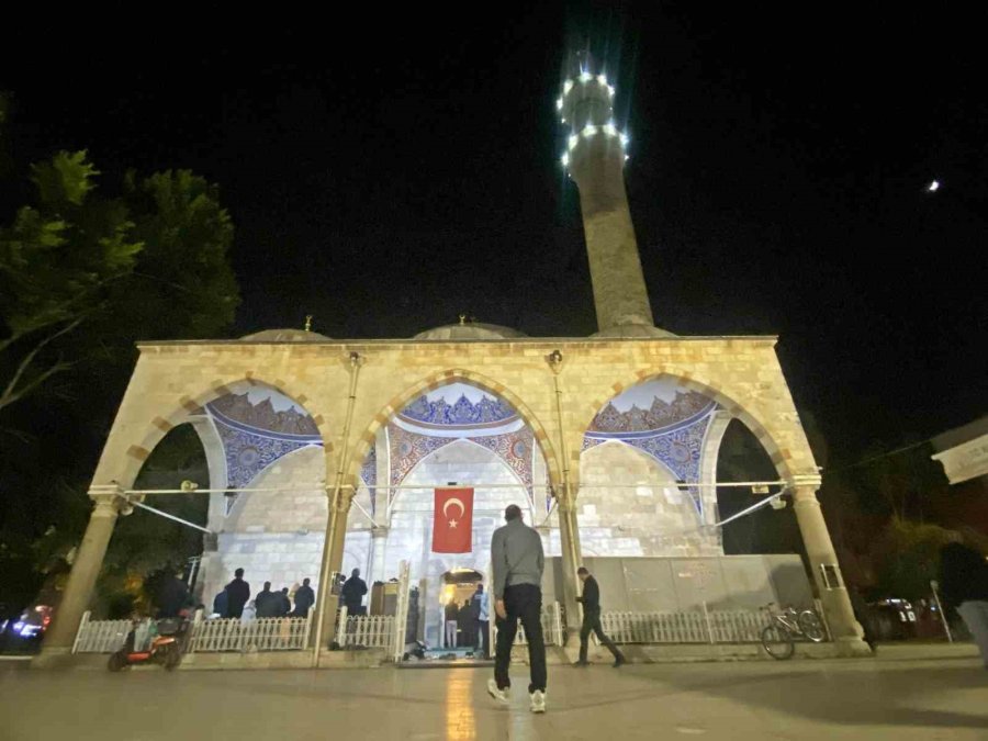 Regaip Kandili’nde Antalya’da Camiler Doldu Taştı