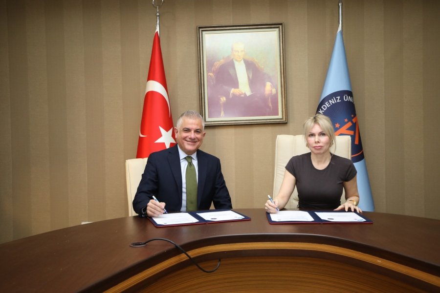 Akdeniz Üniversitesi Hastanesi’ne Anjiyografi Cihazı Bağışı