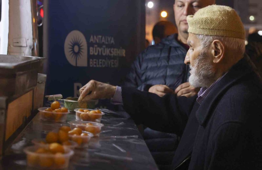 Büyükşehir’den Regaip Kandili’nde Lokma Ve Kandil Simidi İkramı