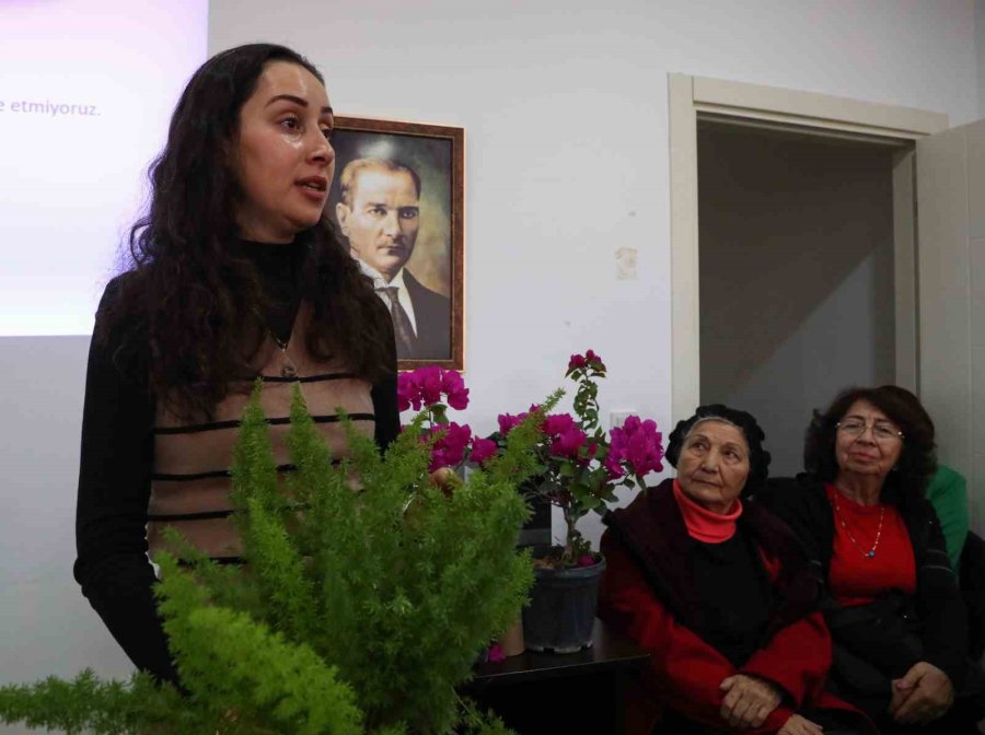 Büyükşehir Belediyesinden, Yaş Almış Bireylere Evde Çiçek Yetiştiriciliği Eğitimi