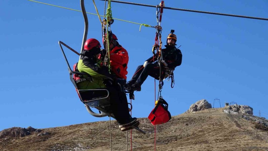 Antalya’da Gerçeği Aratmayan Teleferik Kurtarma Tatbikatı