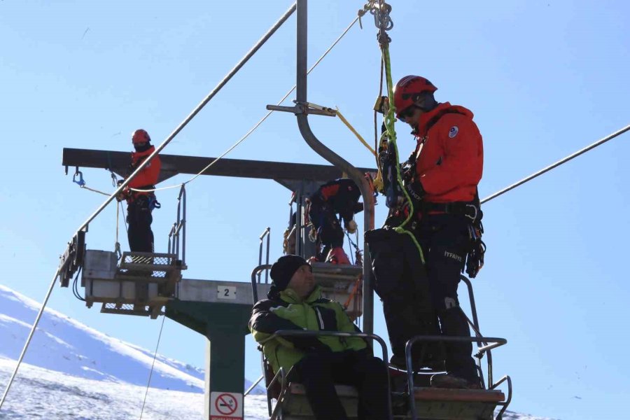 Antalya’da Gerçeği Aratmayan Teleferik Kurtarma Tatbikatı
