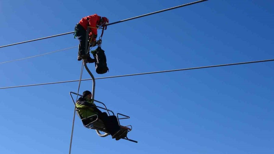 Antalya’da Gerçeği Aratmayan Teleferik Kurtarma Tatbikatı