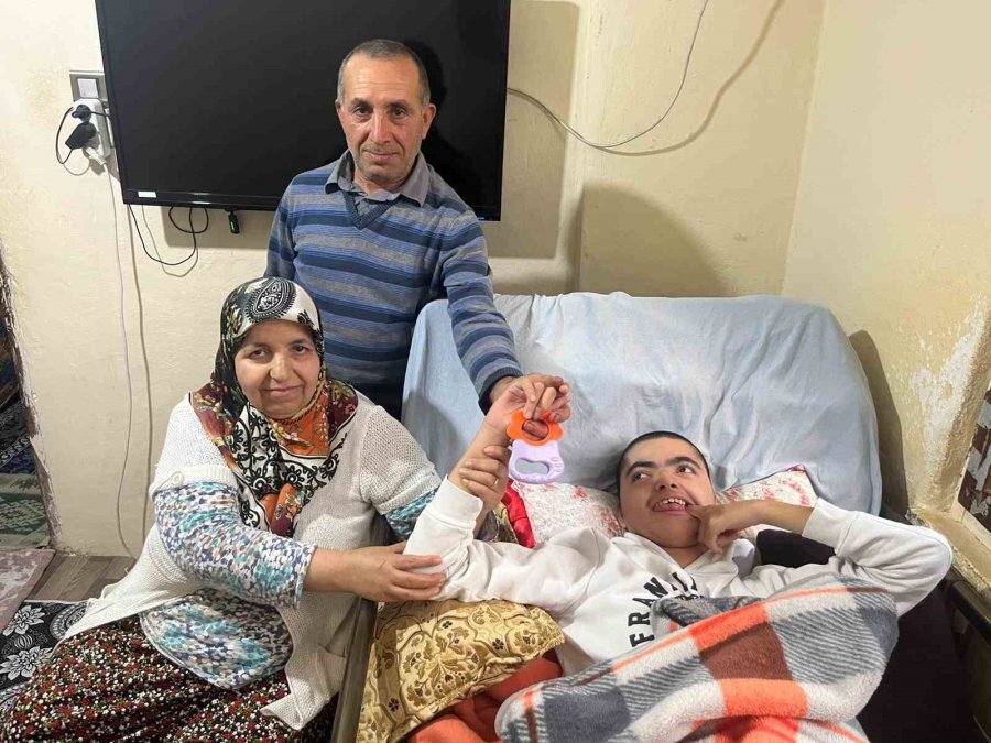 İlkel Teleferikle Okula Gidebilen Engelli Tunahan İçin Türkiye Seferber Oldu