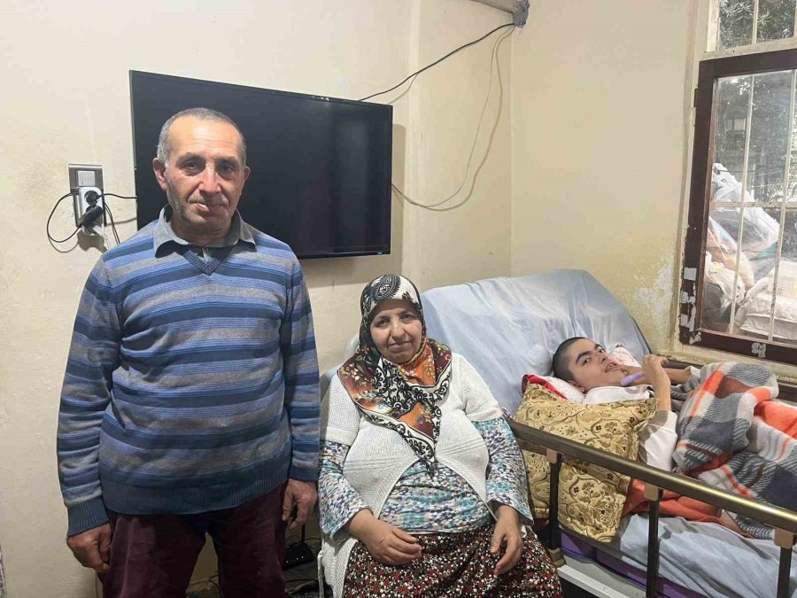 İlkel Teleferikle Okula Gidebilen Engelli Tunahan İçin Türkiye Seferber Oldu