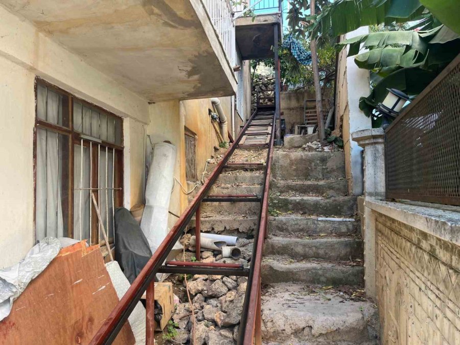 İlkel Teleferikle Okula Gidebilen Engelli Tunahan İçin Türkiye Seferber Oldu