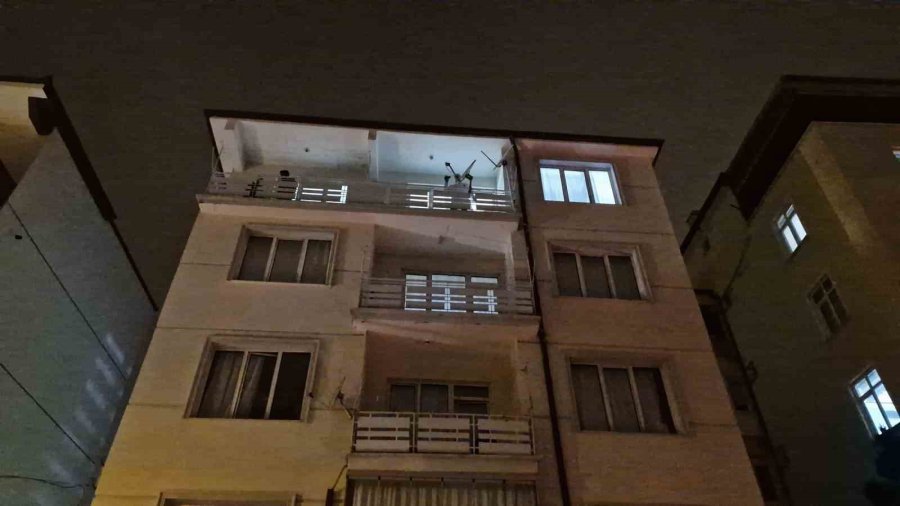 Karaman’da Bir Kişi Boşanma Aşamasındaki Karısını Öldürerek İntihar Etti